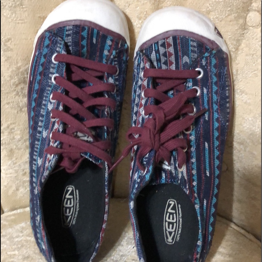 Keen tennis shoe
